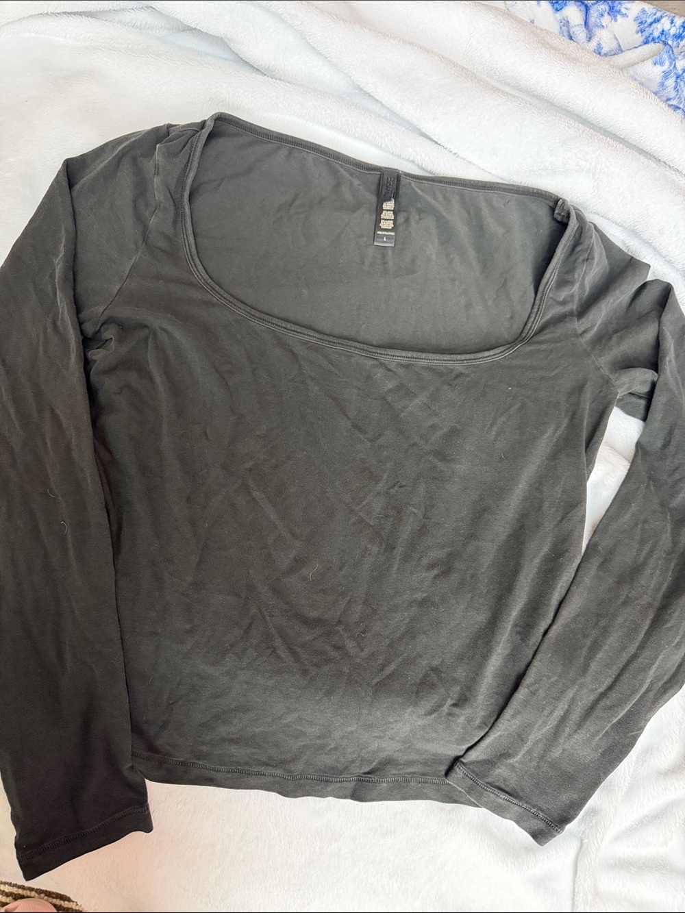 SKIMS Black Long-Sleeve Scoop Neck Top